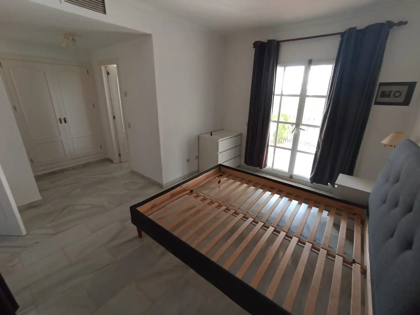 Habitación de Casa o chalet en venta en Estepona con Calefacción, Terraza y Trastero