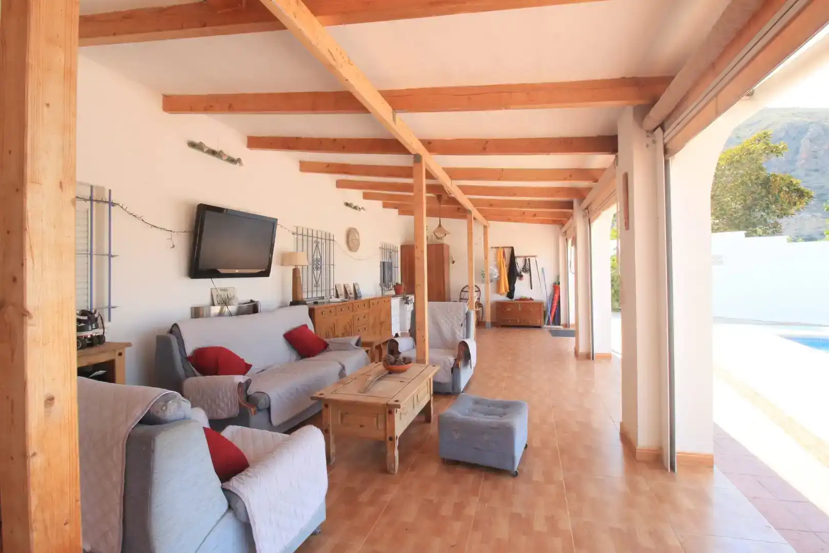 Sala d'estar de Finca rústica en venda en Alicante / Alacant amb Aire condicionat i Piscina