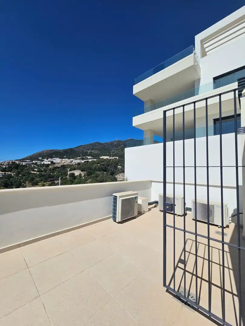 Terrassa de Casa adosada en venda en Benalmádena amb Aire condicionat, Jardí privat i Terrassa