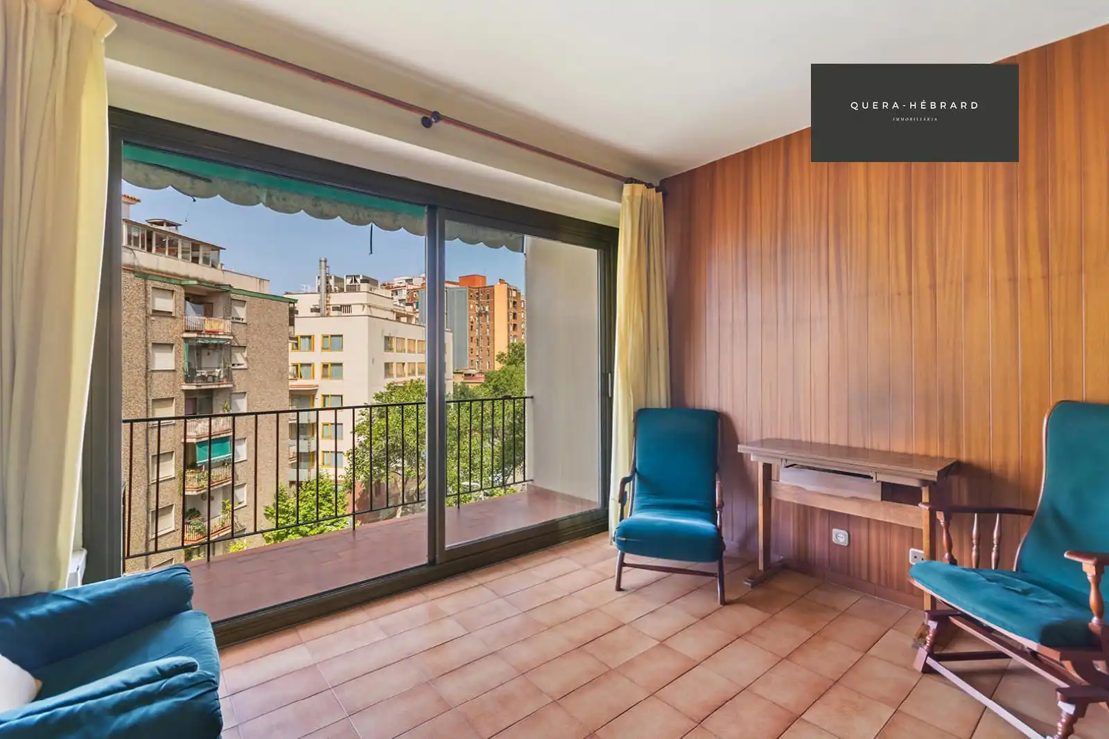 Habitación de Piso en venta en Barcelona con Aire acondicionado, Terraza y Balcón