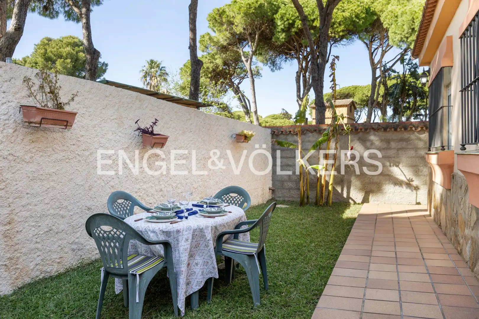 Terrassa de Casa o xalet en venda en Chiclana de la Frontera amb Calefacció, Jardí privat i Terrassa