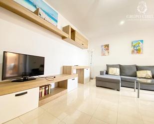 Sala d'estar de Apartament de lloguer en Vícar amb Aire condicionat i Terrassa