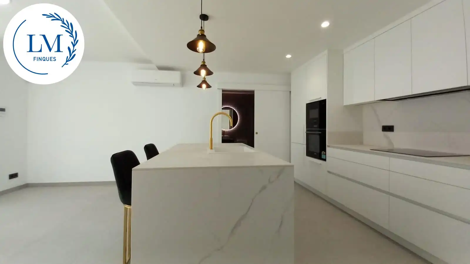 Ground floor for sale in Centre Vila