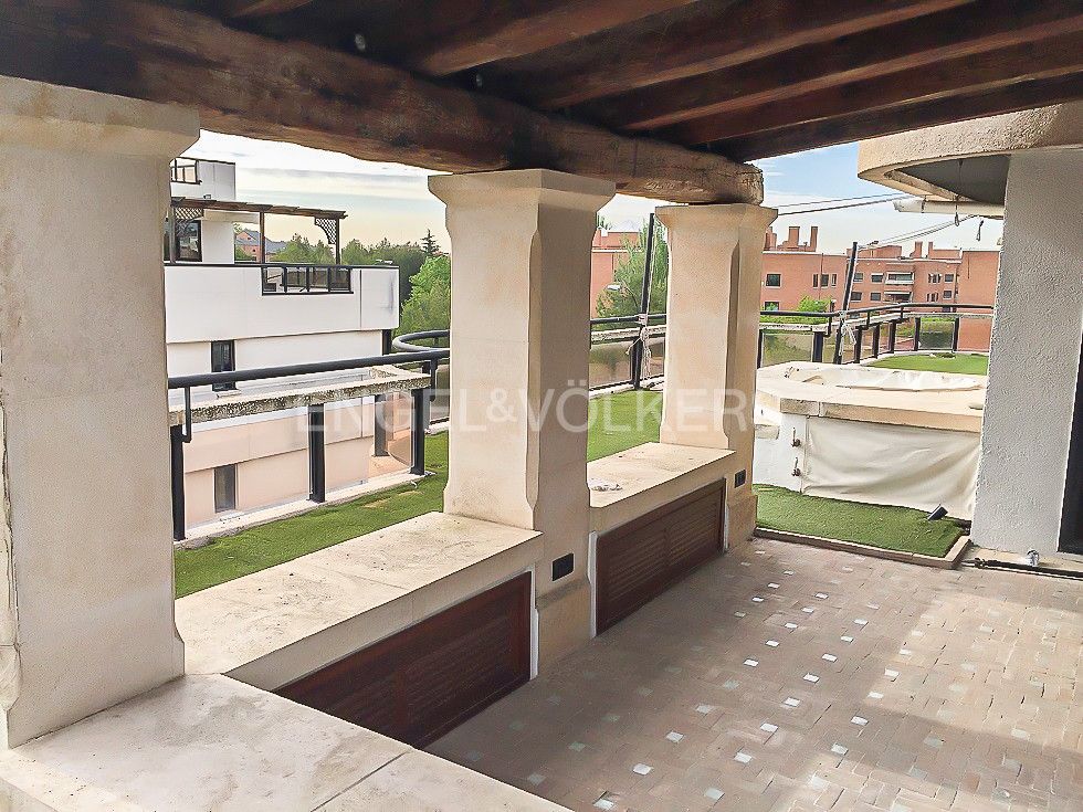 Terrace of Attic for sale in  Madrid Capital  with Air Conditioner, Heating and Private garden