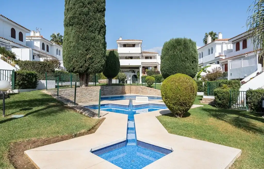 Abitazione con piscina in vendita a Estepona Pueblo