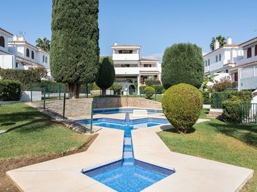 Maison jumelée avec piscine à vendre à Estepona Pueblo