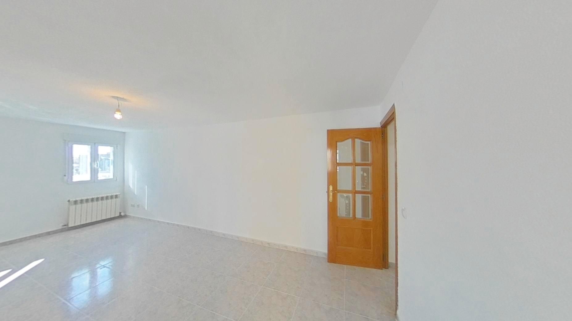 Flat to rent in  Madrid Capital  with Heating, Terrace and Storage room