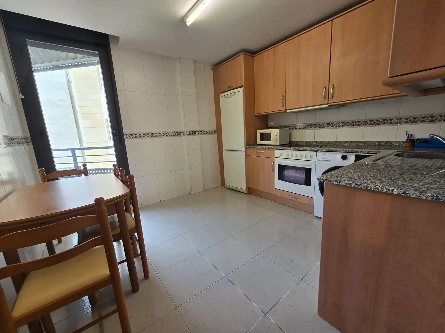 Cocina de Piso de alquiler en  Logroño con Calefacción, Terraza y Trastero