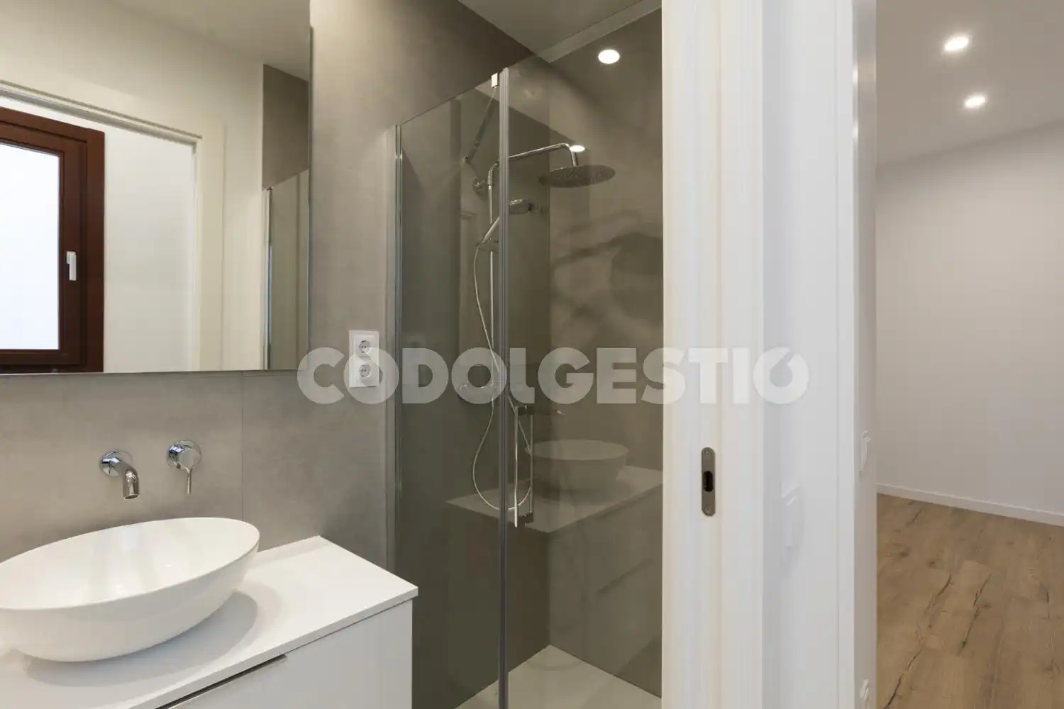 Baño de Piso de alquiler en Vic con Balcón