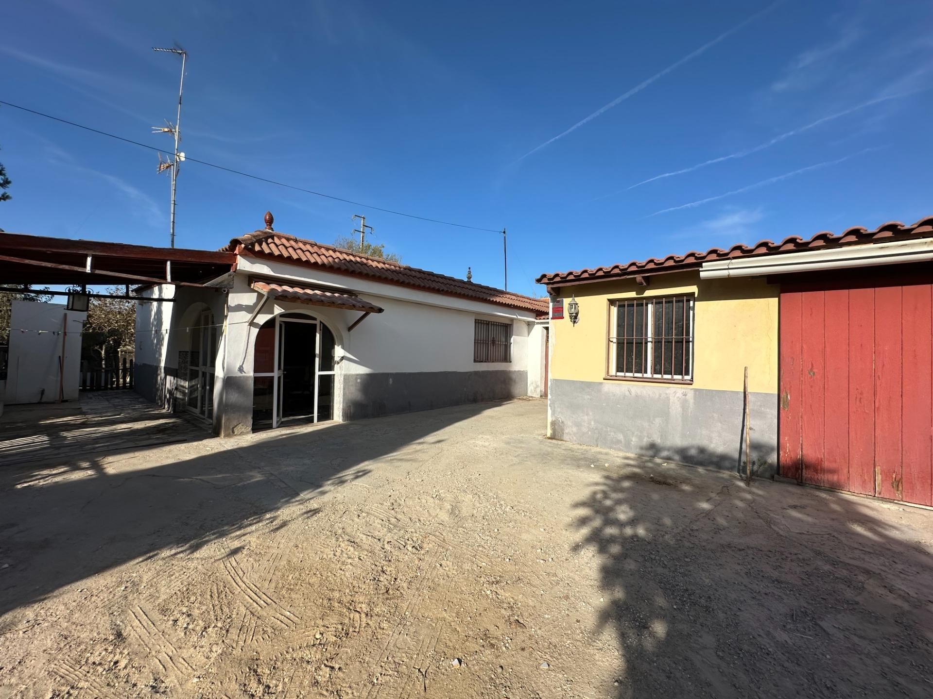 Exterior view of Single-family semi-detached for sale in Utrera