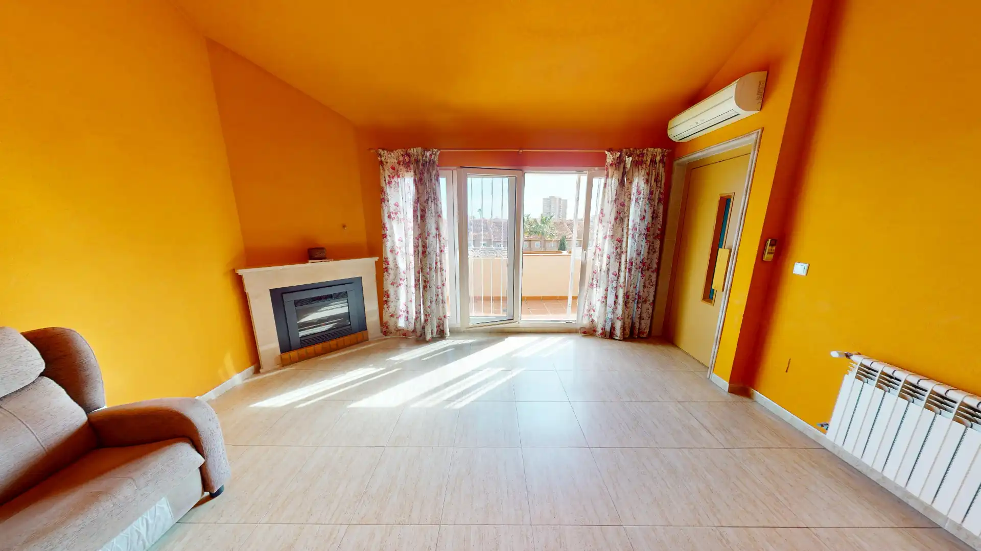Sala de estar de Casa o chalet en venta en Alicante / Alacant con Aire acondicionado, Jardín privado y Terraza