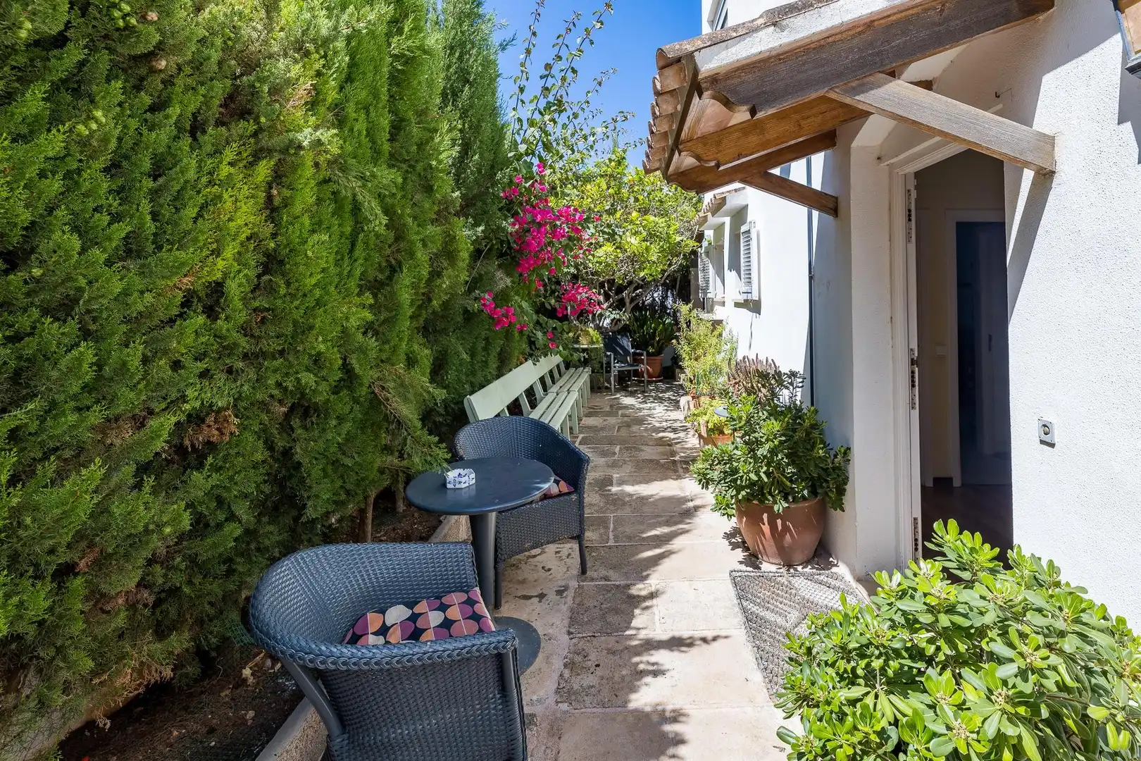 Terrasse von Einfamilien-Reihenhaus zum Verkauf in Ses Salines mit Klimaanlage, Heizung und Terrasse