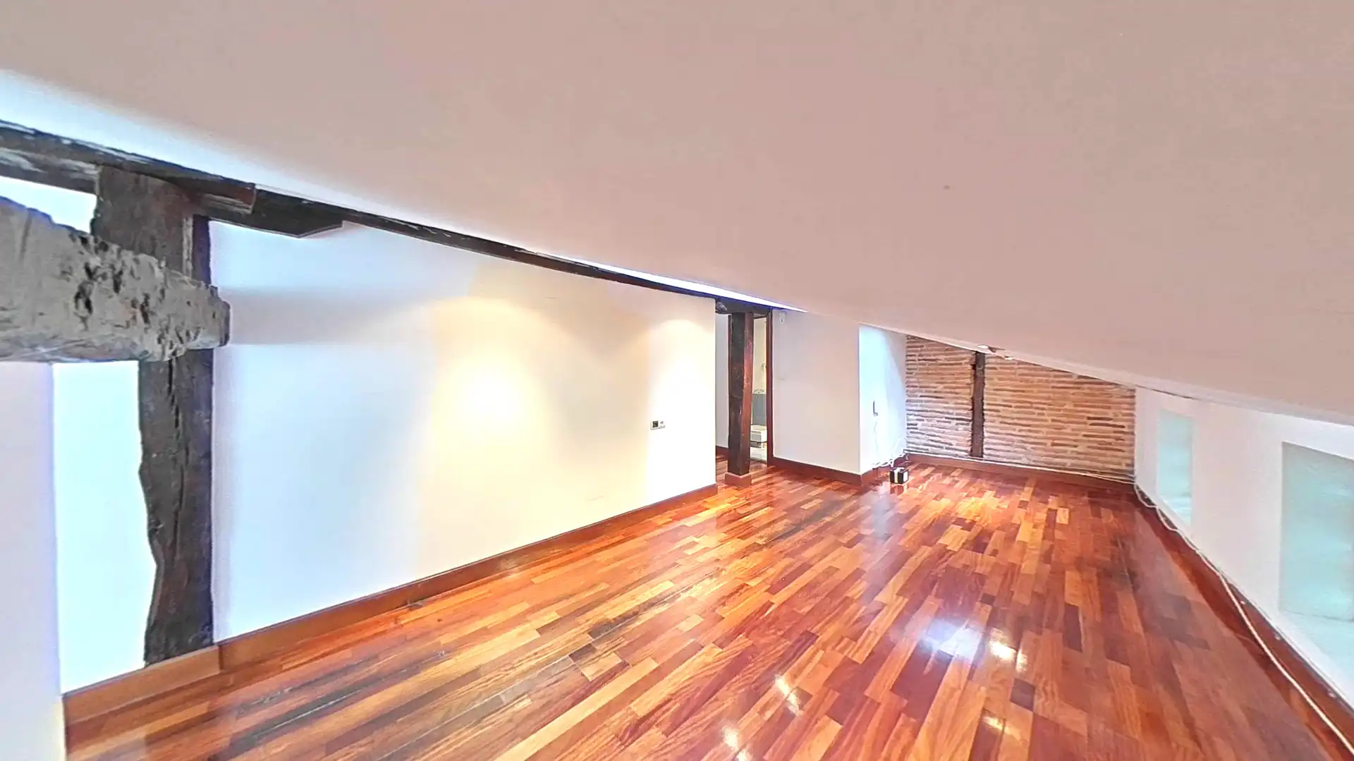 Piso en venta en Castro-Urdiales con Parquet