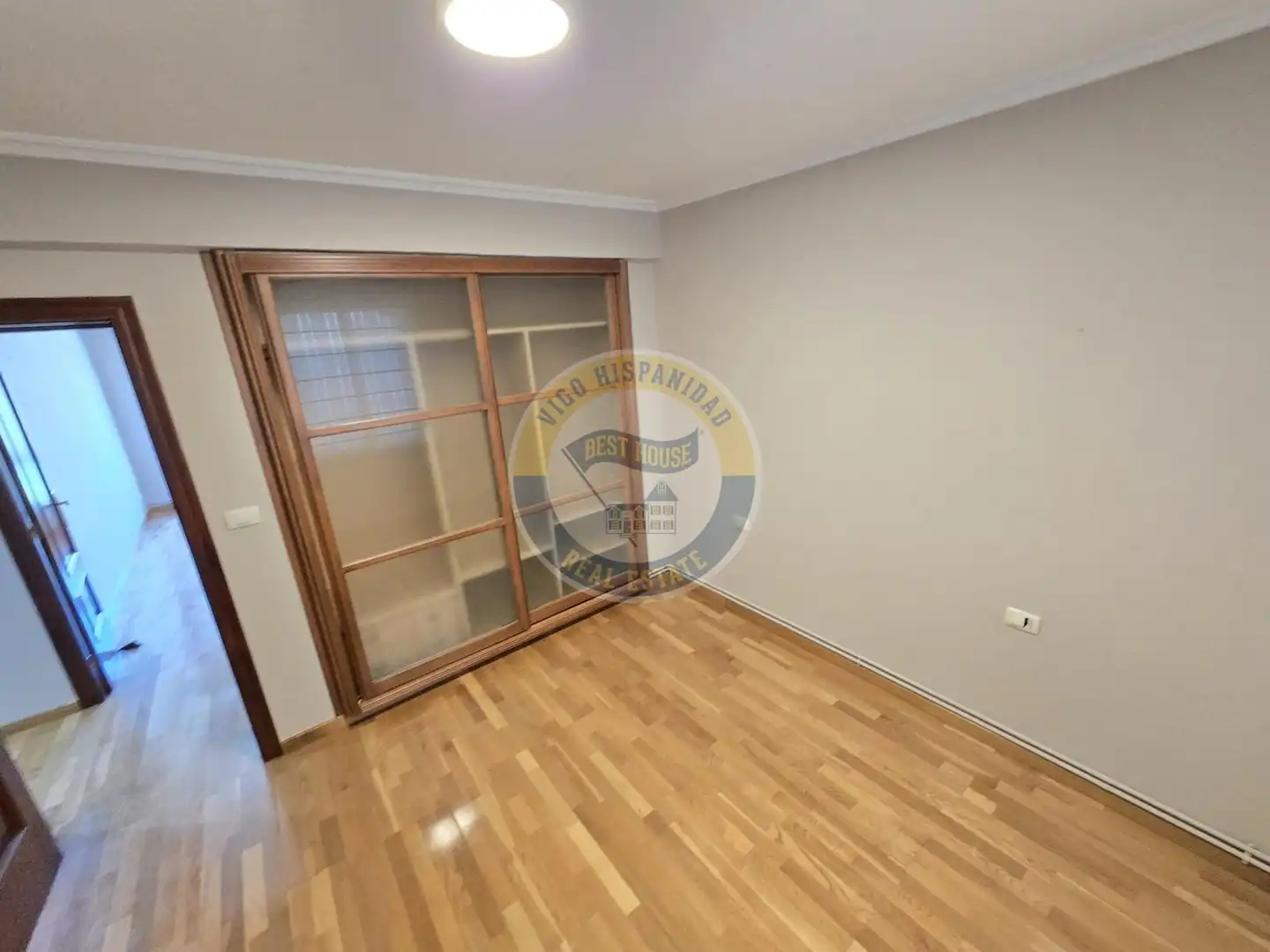 Habitación de Piso de alquiler en Vigo  con Calefacción