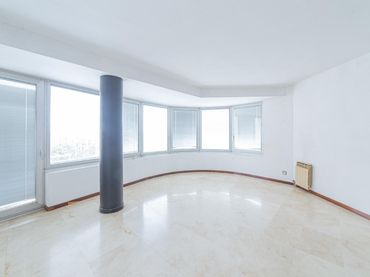 Penthouse mit Aufzug zum Verkauf in Eixample