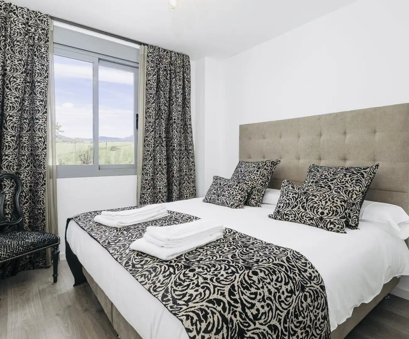 Dormitori de Apartament en venda en Estepona amb Aire condicionat, Calefacció i Terrassa