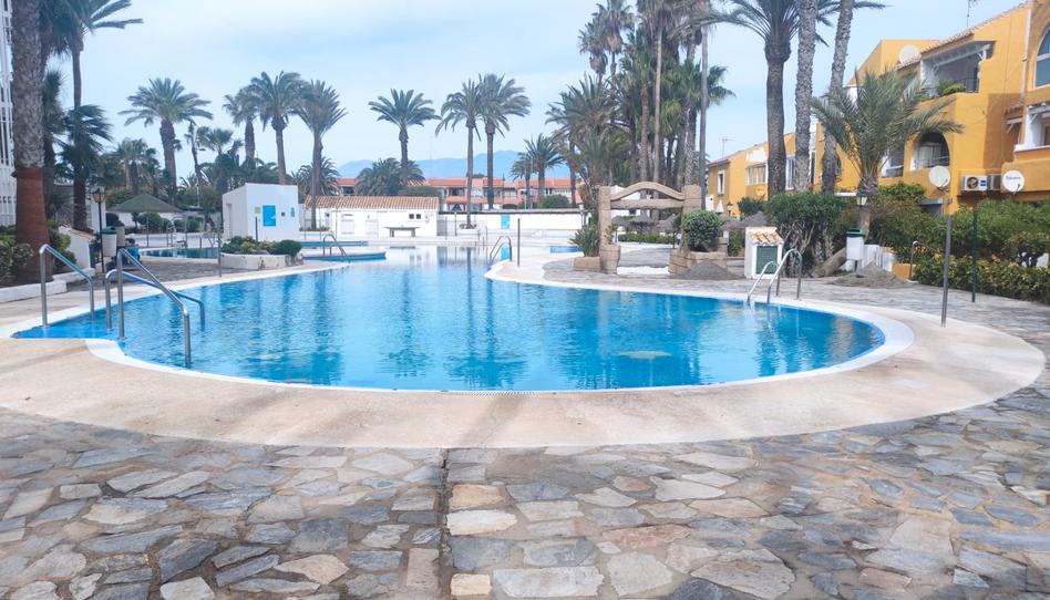 Foto 1 de Casa adosada en venda a Avenida Entremares, 64, El Sabinar – Urbanizaciones – Las Marinas – Playa Serena, Almería