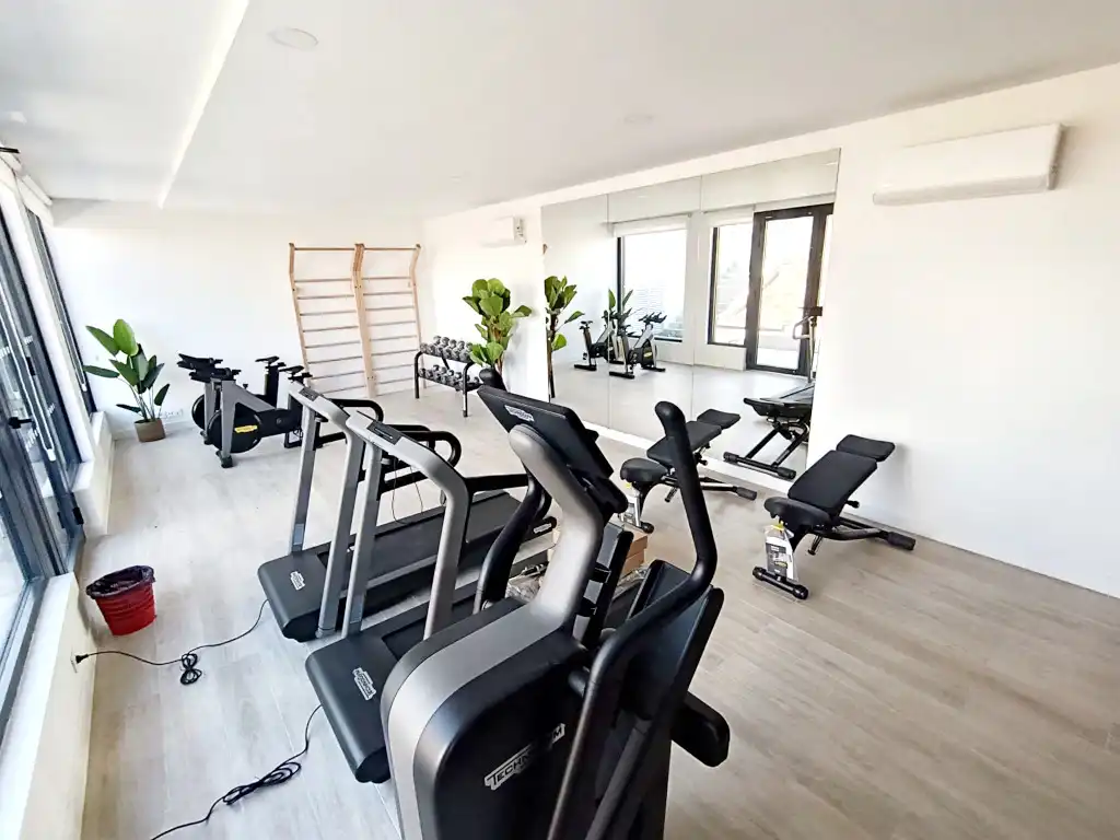 Wohnung zur Miete in Cobeña mit Klimaanlage, Heizung und Terrasse