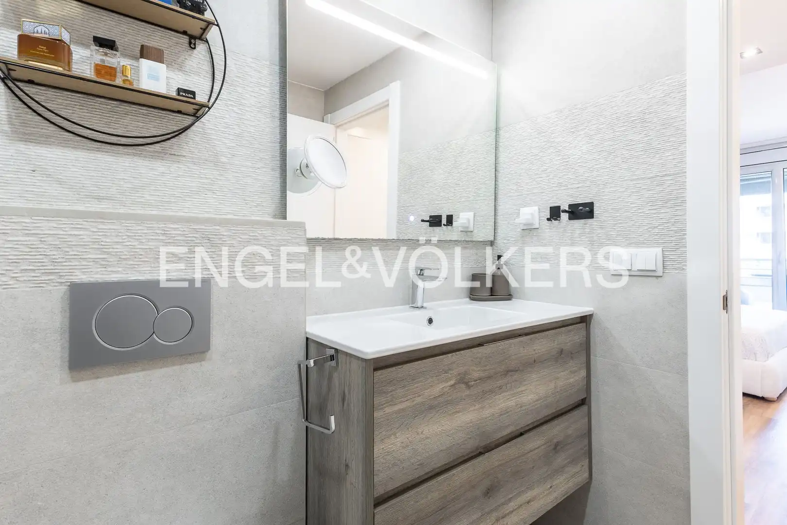 Bathroom of Flat for sale in Sant Adrià de Besòs  with Air Conditioner, Heating and Parquet flooring