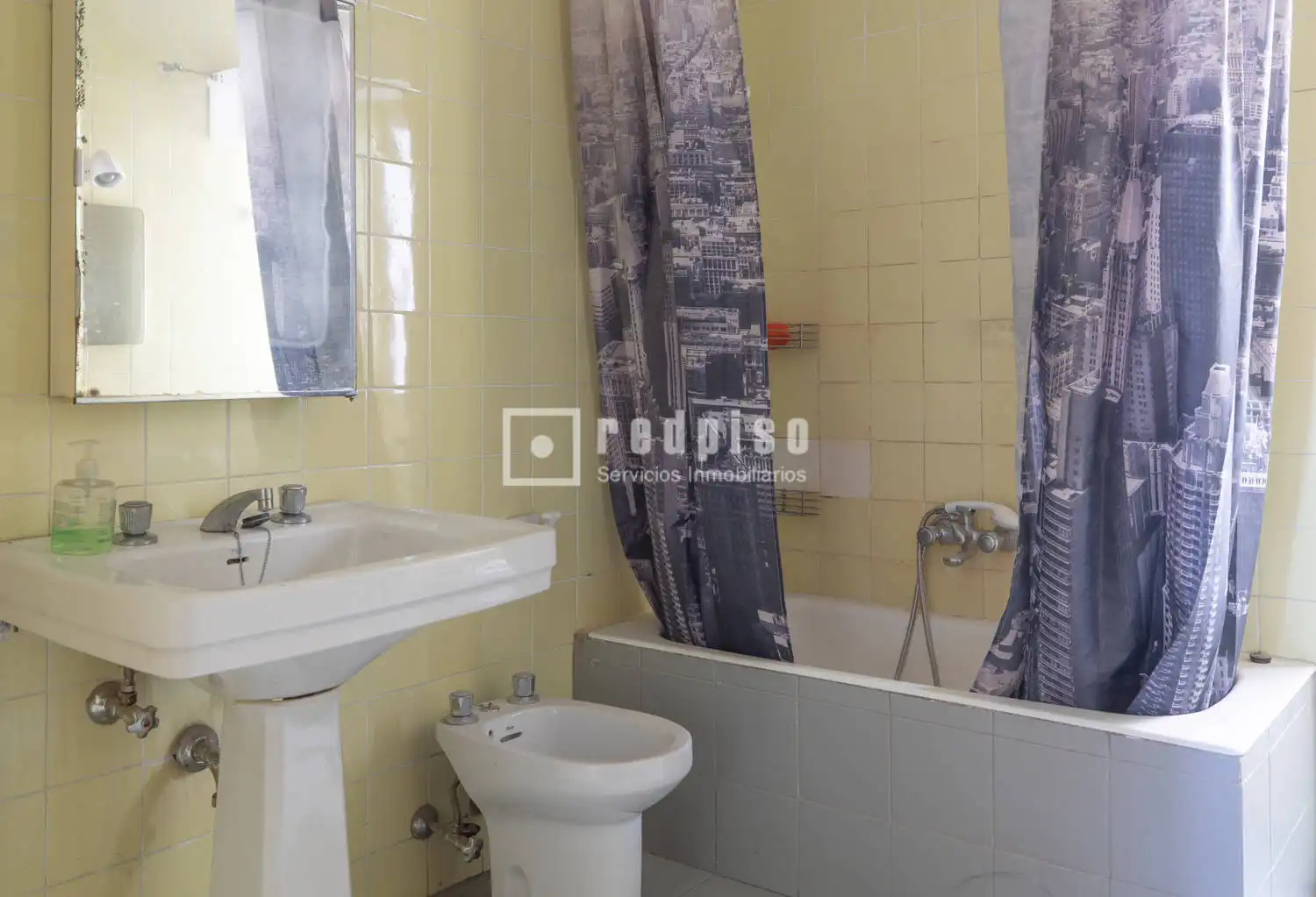 Badezimmer von Wohnung zum Verkauf in Madrid mit Heizung, Terrasse und Abstellraum