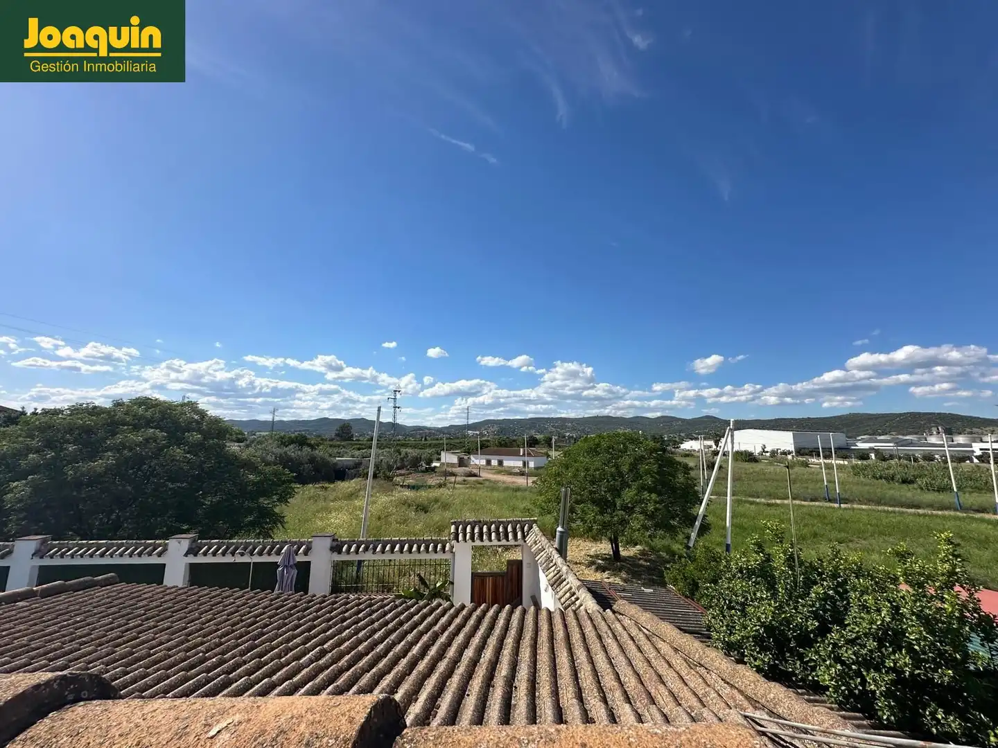 Außenansicht von Wohnung zum Verkauf in Córdoba mit Klimaanlage, Terrasse und Abstellraum