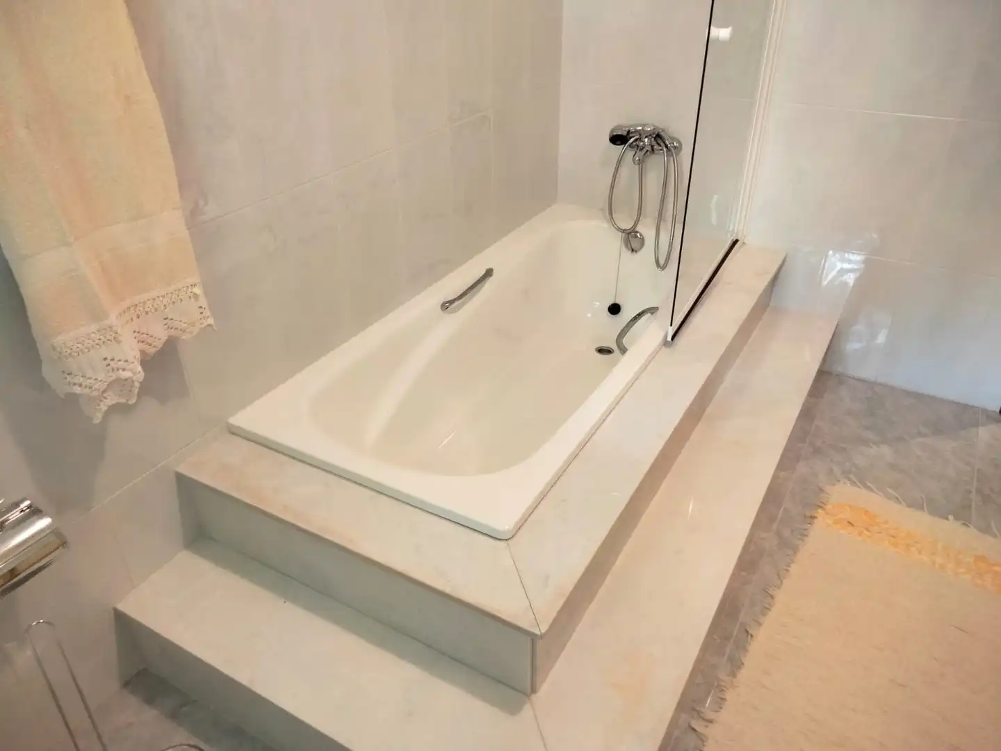 Baño de Casa o chalet en venta en Coles con Calefacción, Jardín privado y Terraza