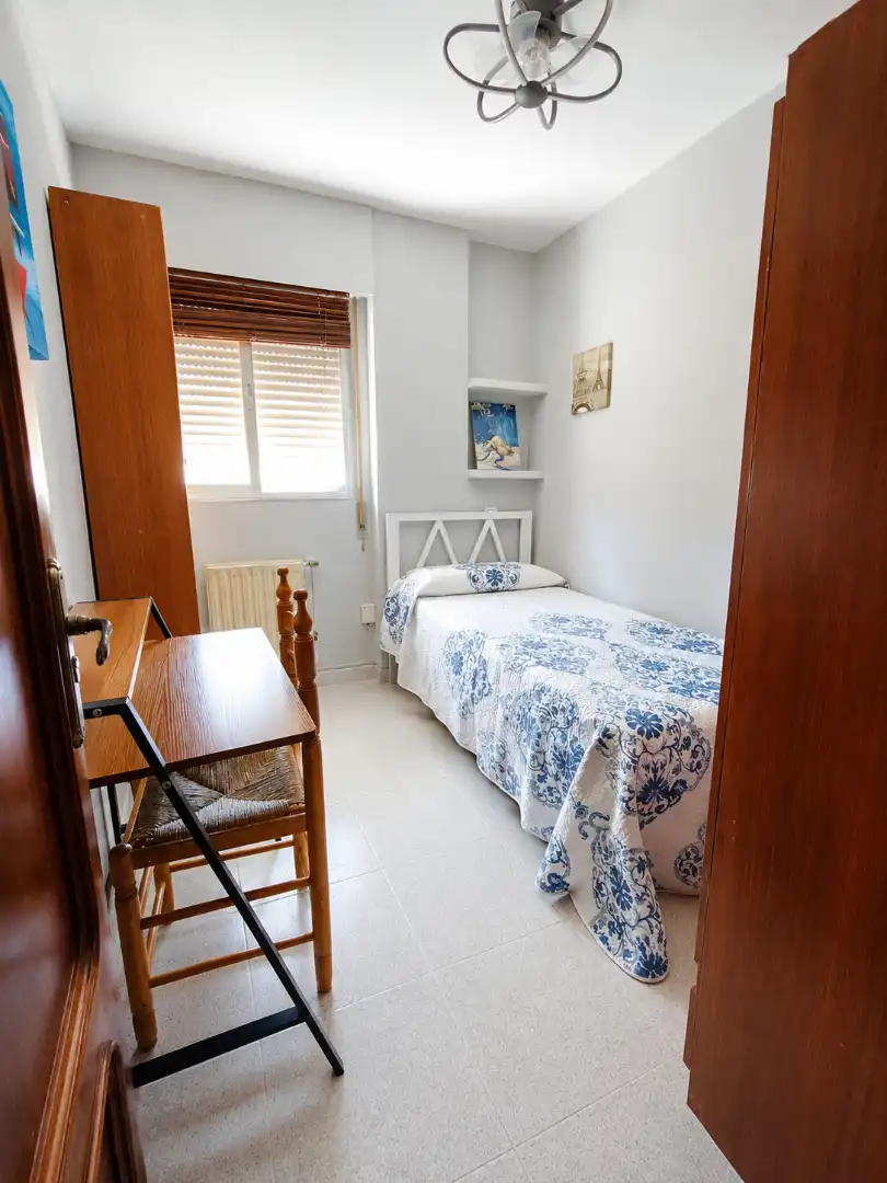 Habitación de Piso para compartir en La Avanzada - La Cueva