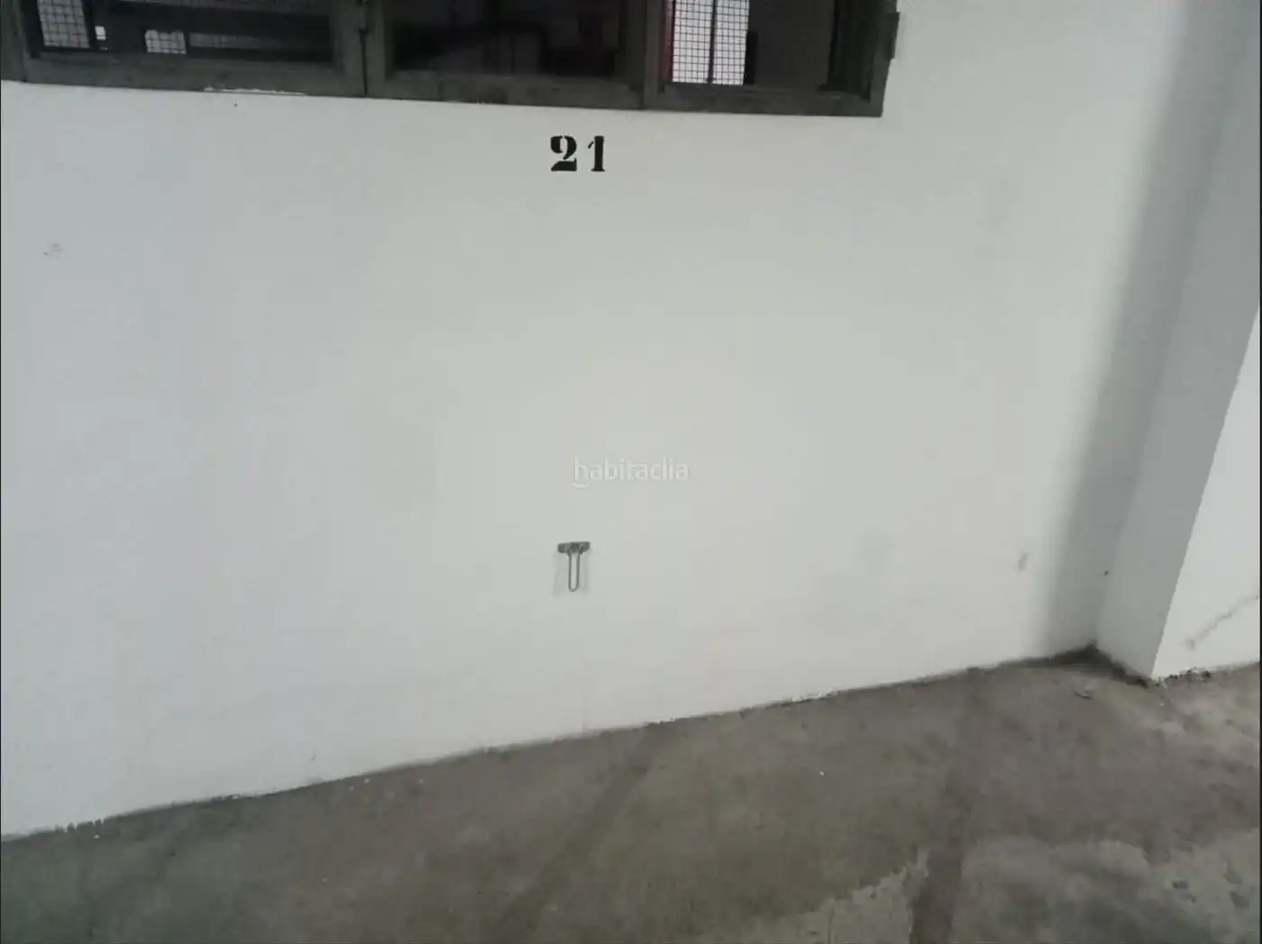 Motorradstellplatz zur Miete in Carrer del Periodista Gil Sumbiela 64, imagen 2