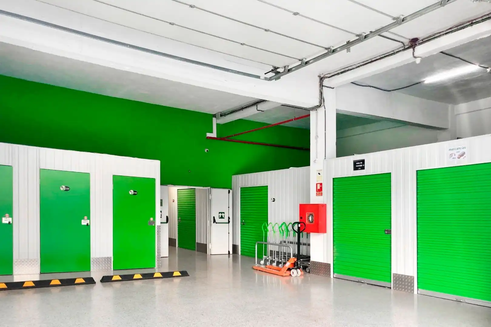 Storage room for rent in Bilbao   with Alarm