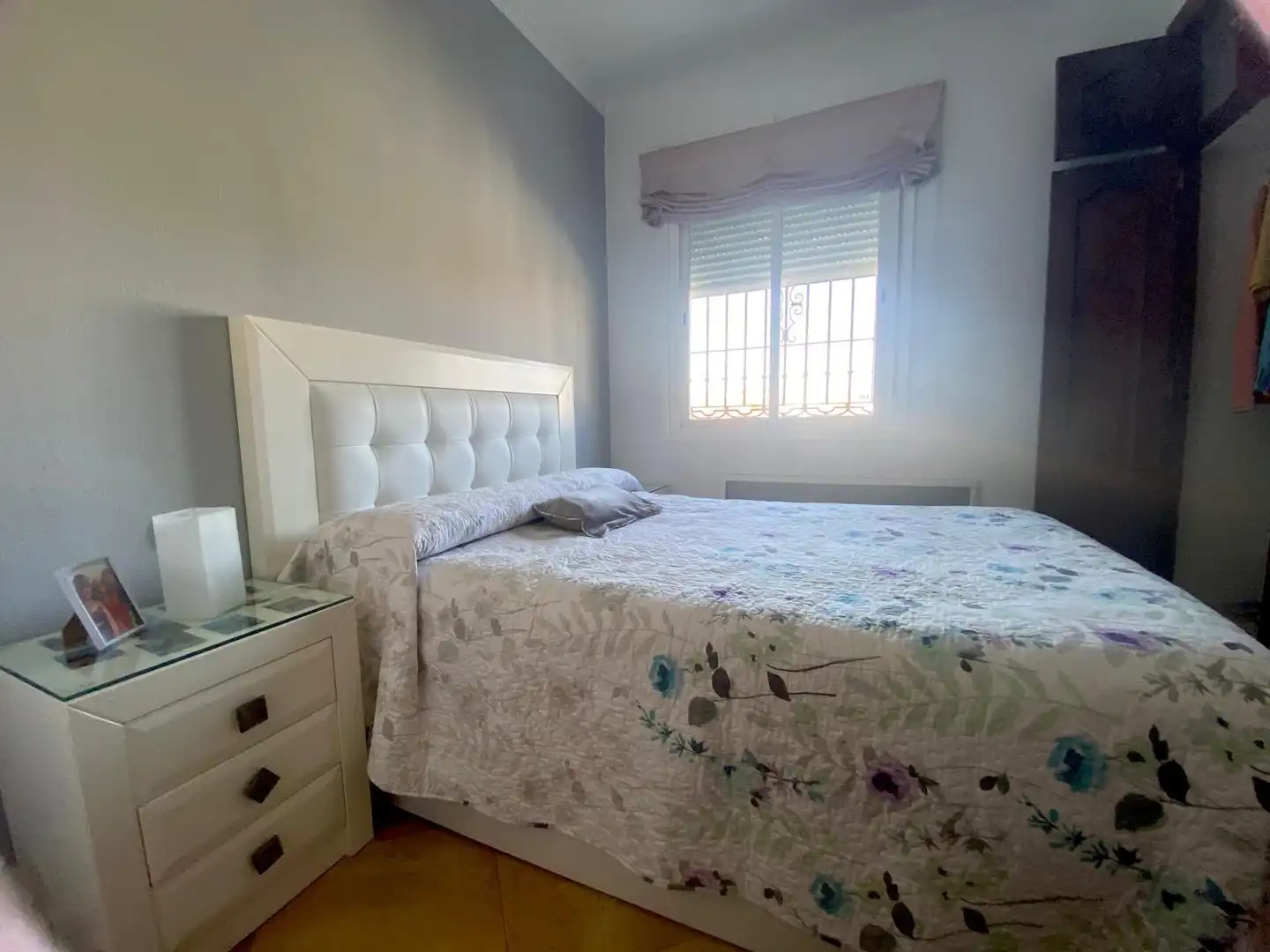 Habitación de Casa adosada en venta en Chipiona con Aire acondicionado, Jardín privado y Terraza