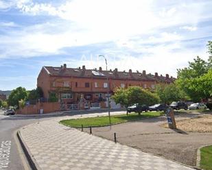 Vista exterior de Casa adosada en venda en Cuenca Capital amb Terrassa