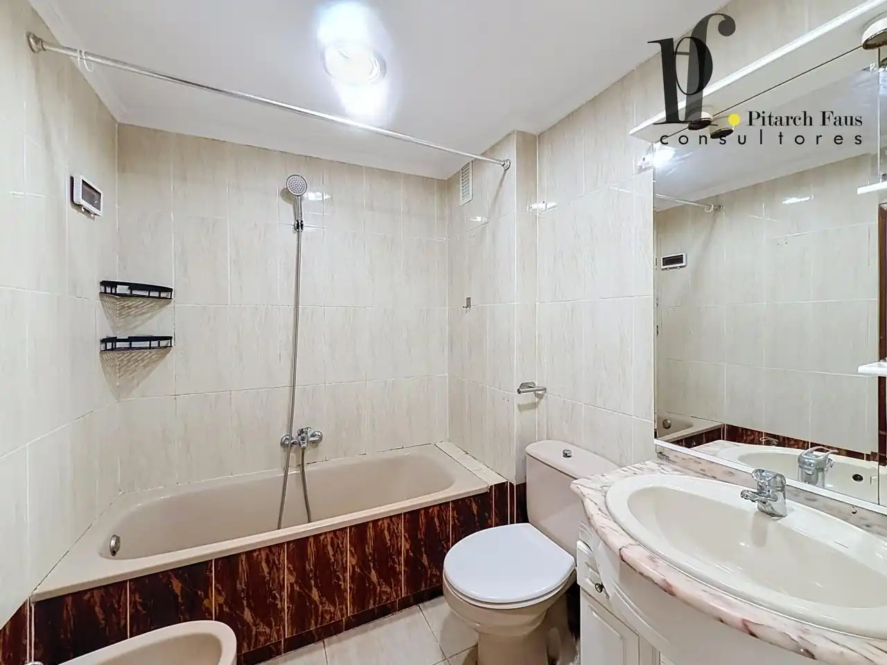 Bathroom of Flat for rent in Aldaia, Valencia