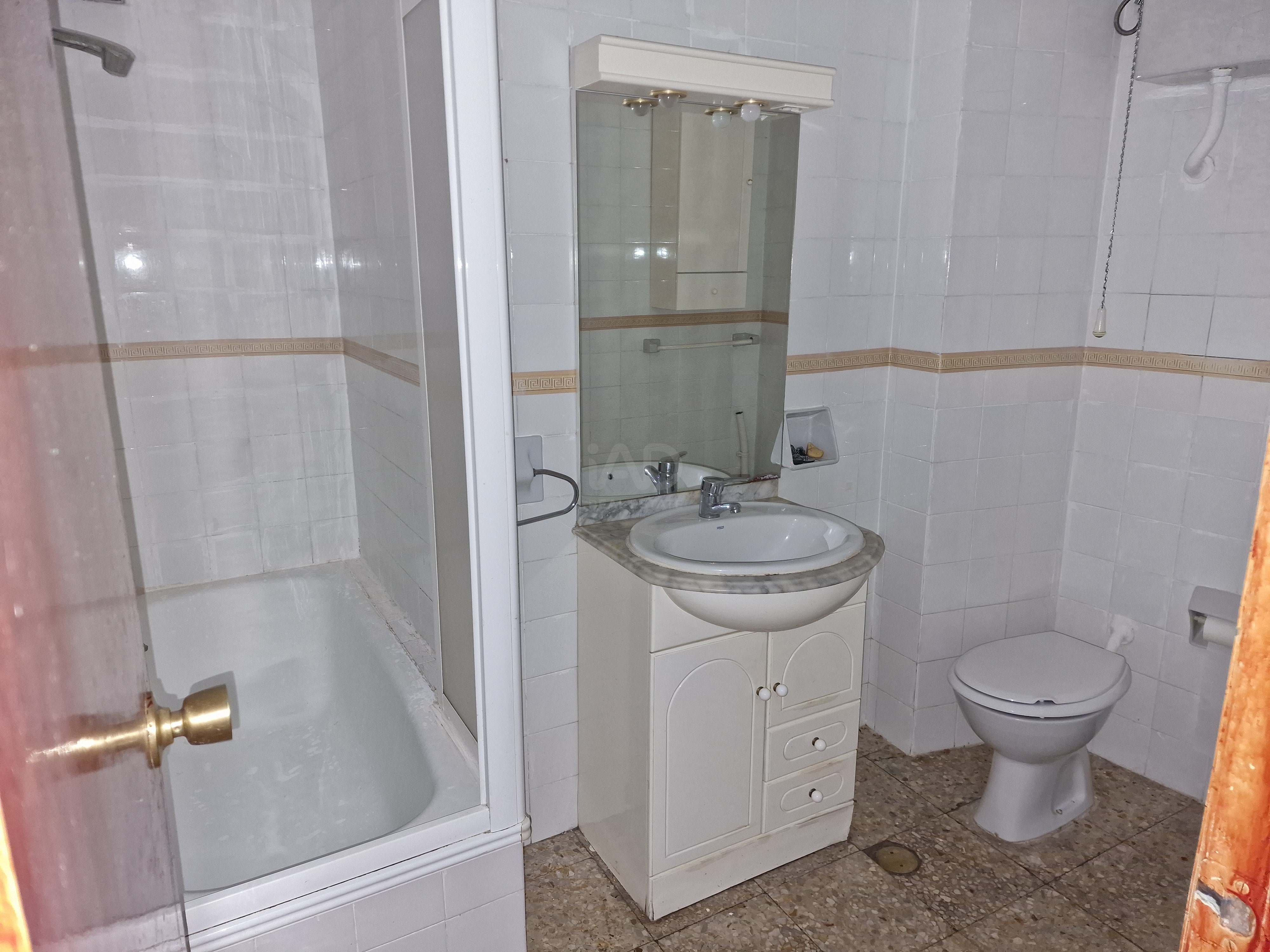 Bathroom of Flat for sale in León Capital   with Heating