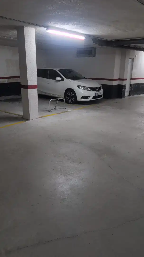 Parkplatz von Garage zum Verkauf in Santander