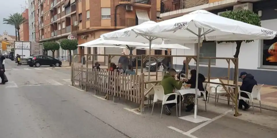 Geschaftsraum zum Verkauf in Carcaixent mit Klimaanlage, Heizung und Terrasse