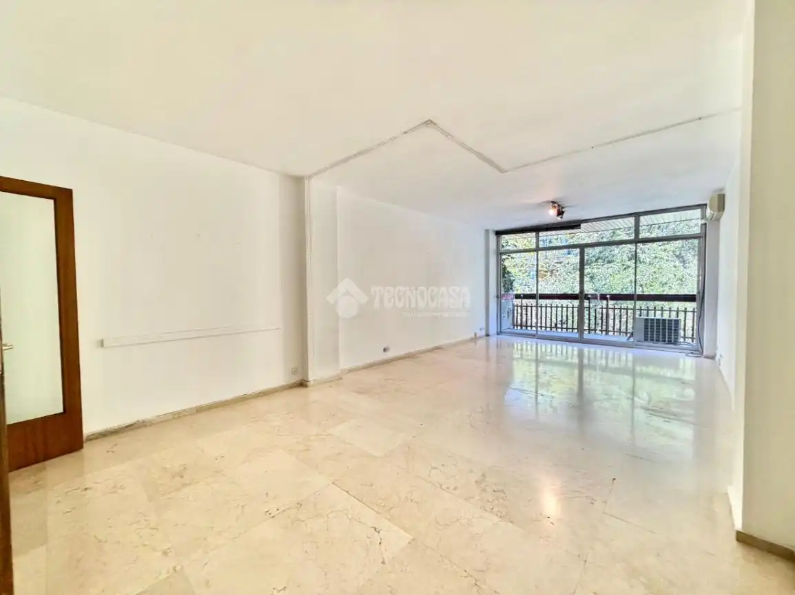 Sala de estar de Piso en venta en Barcelona con Aire acondicionado y Balcón
