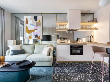 Flat with balcony to rent in Eixample
