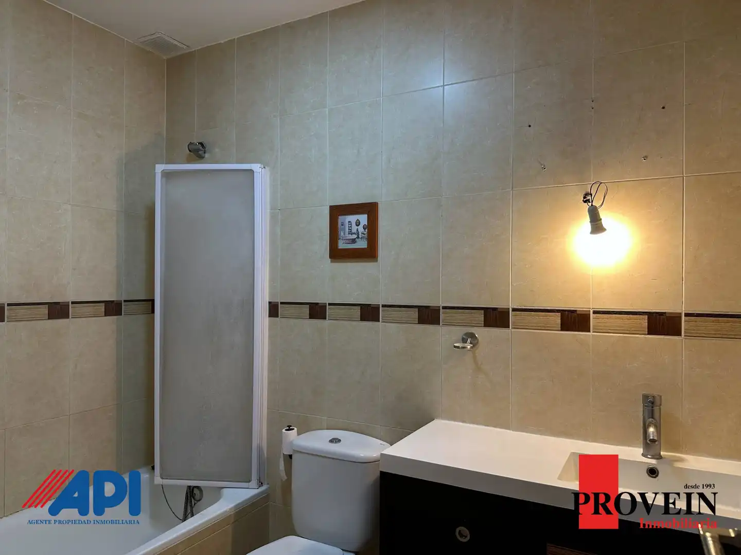 Bany de Casa adosada en venda en Santa Cruz del Retamar amb Calefacció, Jardí privat i Forn