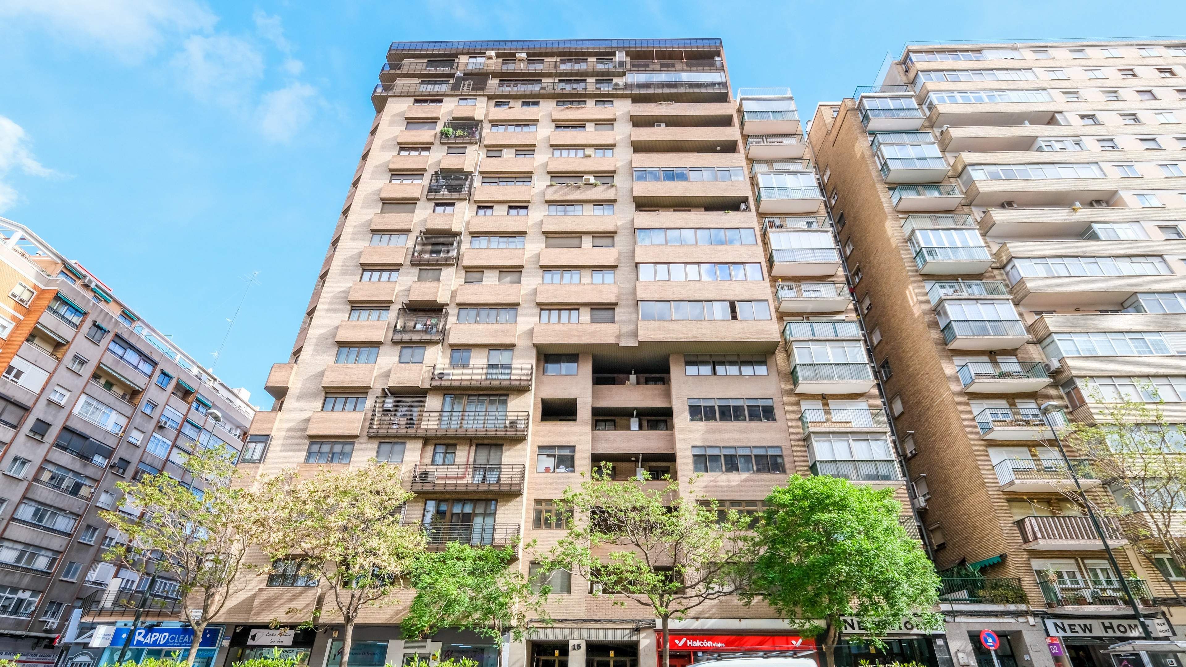 Vista exterior de Piso en venta en  Zaragoza Capital con Aire acondicionado, Calefacción y Parquet