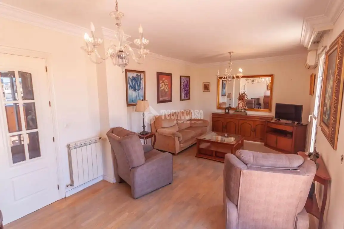 Sala d'estar de Àtic en venda en Estepona amb Terrassa