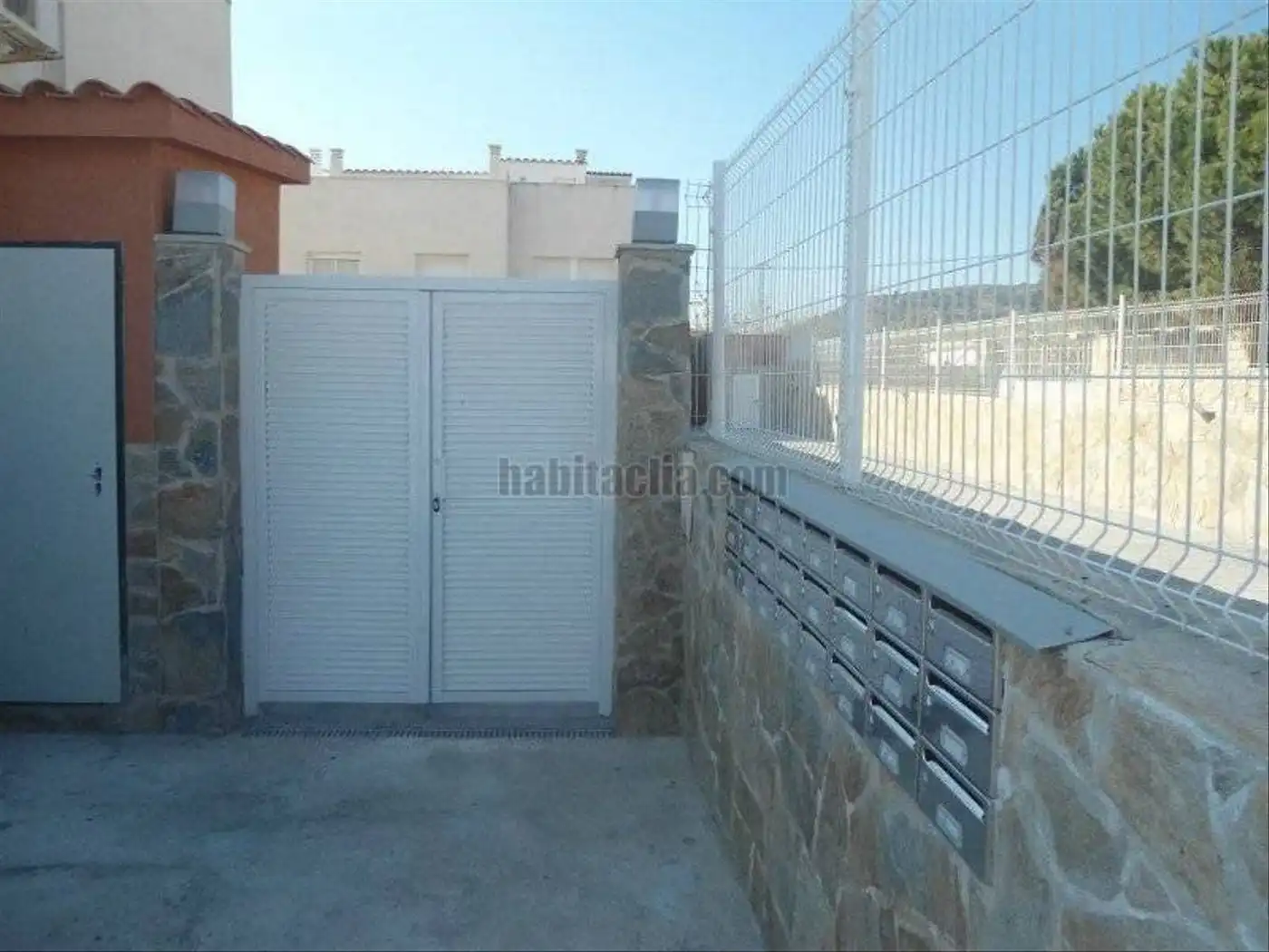 Vista exterior de Casa adosada en venda en Alcanar amb Terrassa, Traster i Moblat