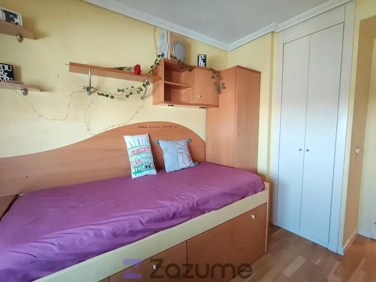 Schlafzimmer von Wohnung zur Miete in Usera