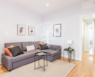 Living room of Flat to rent in  Madrid Capital  with Air Conditioner, Heating and Furnished