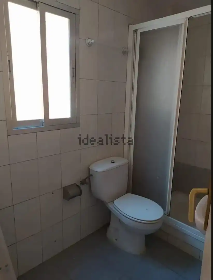 Badezimmer von Wohnung zum Verkauf in Móstoles mit Klimaanlage