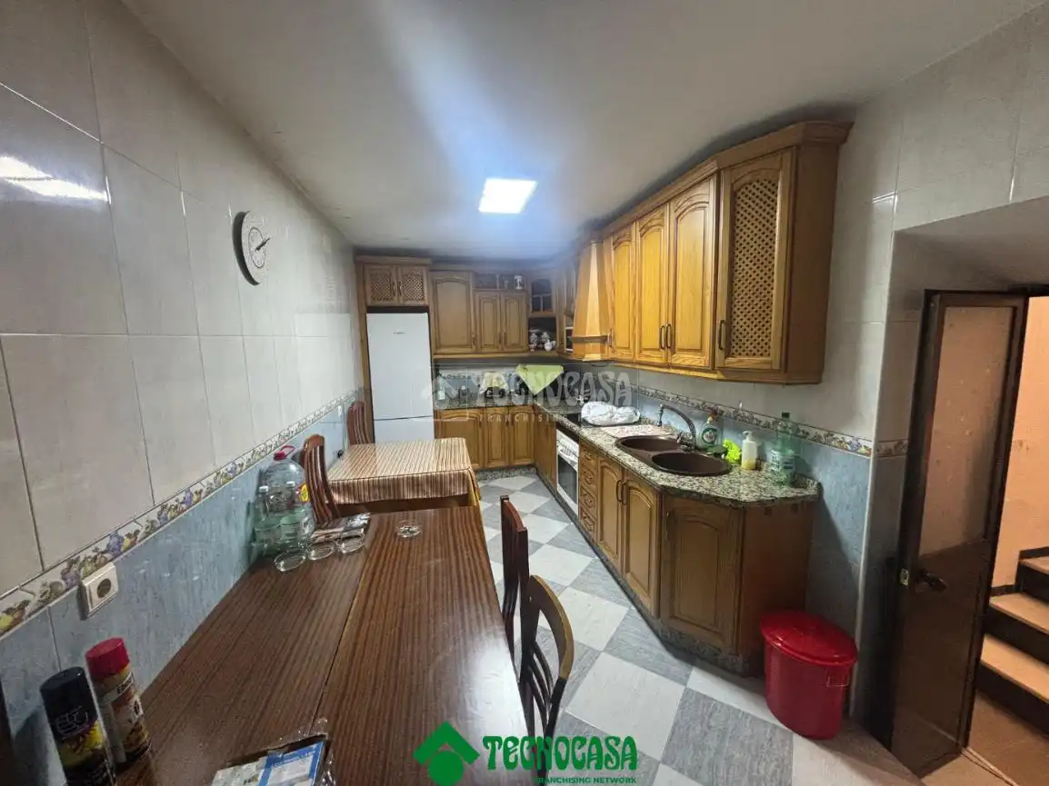 Cuina de Casa adosada en venda en Montoro amb Aire condicionat