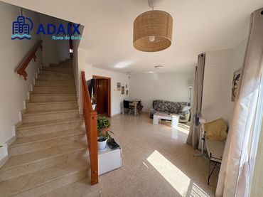 Maison mitoyenne avec balcon à vendre à Avenida La Mancha