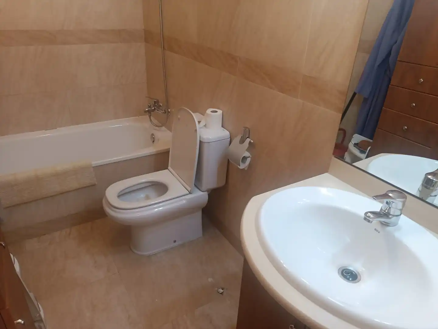 Baño de Dúplex en venta en Deltebre con Aire acondicionado, Calefacción y Terraza