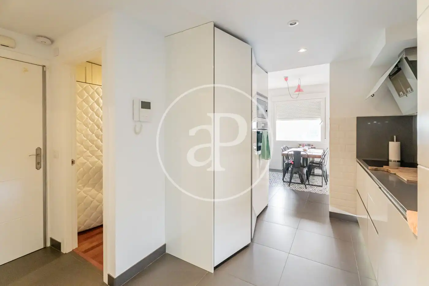 Küche von Wohnung zum Verkauf in Madrid mit Klimaanlage und Heizung