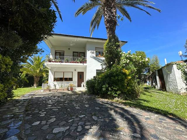 Casa-chalet en Venta en Helgueras