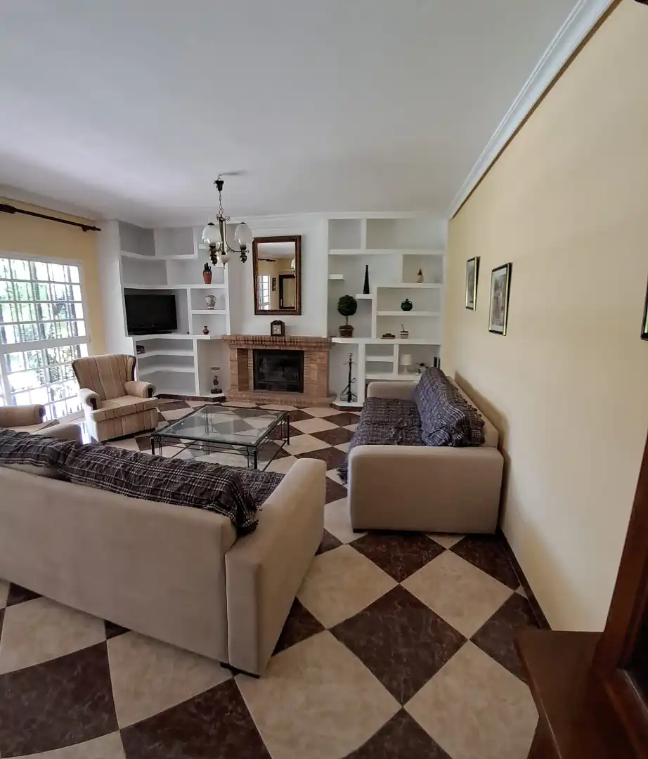 Sala de estar de Casa o chalet en venta en Palomares del Río con Aire acondicionado, Jardín privado y Terraza
